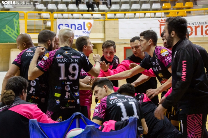 El Sporting no se cansa de ganar: 3-0 a la UVa, décima consecutiva y liderato a la saca 