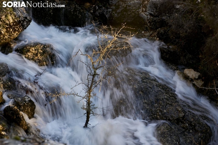 Un paseo por la espectacular cascada de la Toba 