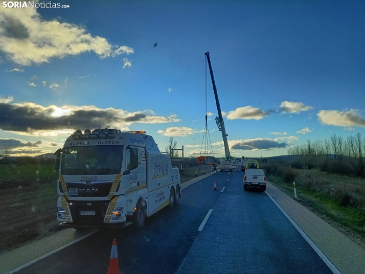 Liberada la quitanieves que se salió de la carretera en Soria