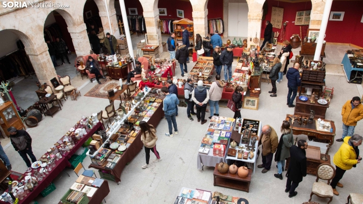 La II Feria de Antigüedades de El Burgo en imágenes