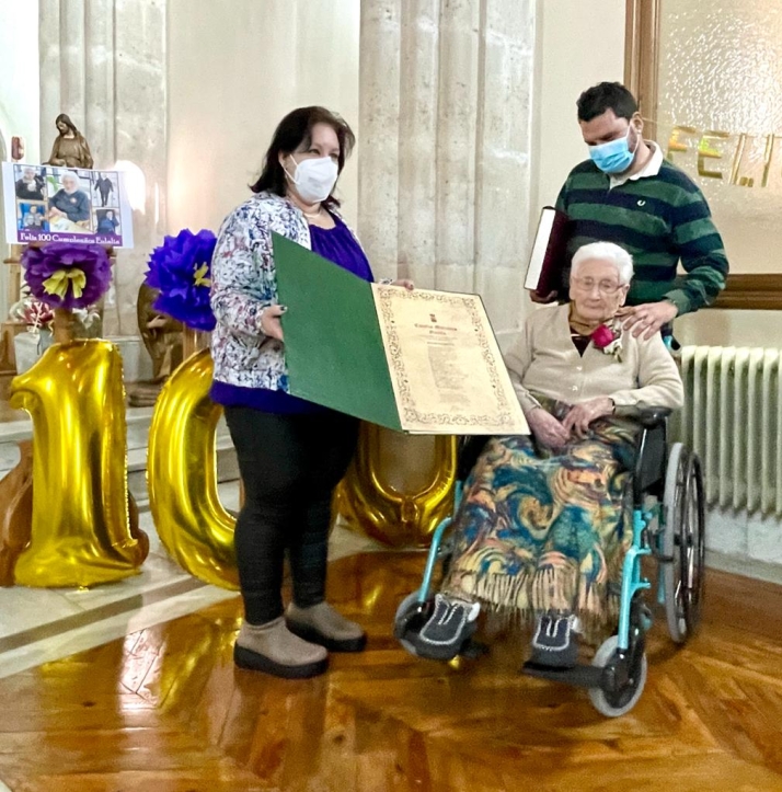 Eulalia Molinero García cumple cien años en El Burgo