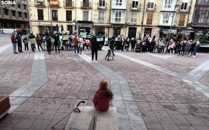 Los sirios residentes en Soria temen que el gobierno de su país no permita actuar en la zona afectada por el terremoto