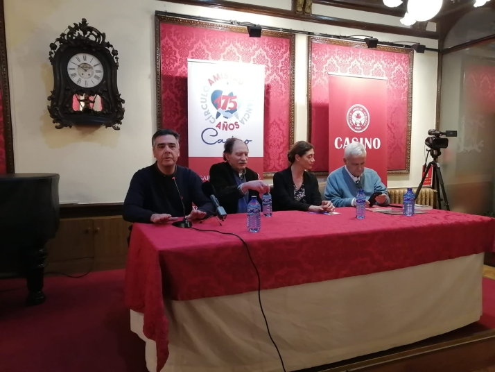 Emotivo homenaje a Javier Marías en el Casino Amistad Numancia