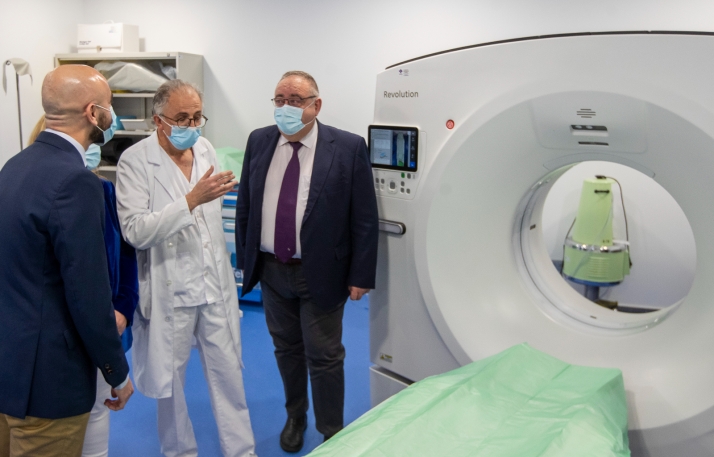 El consejero de Sanidad fecha en 2025 el final de las obras del Santa Bárbara