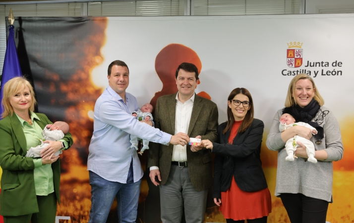 Entregadas las primeras 618 Tarjetas Familia en Castilla y León por valor de un millón de euros