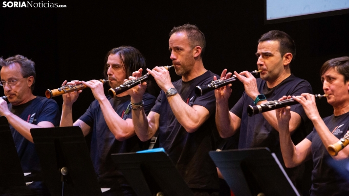 Fotos: Las dulzainas se reivindican en Soria en búsqueda de futuros músicos 