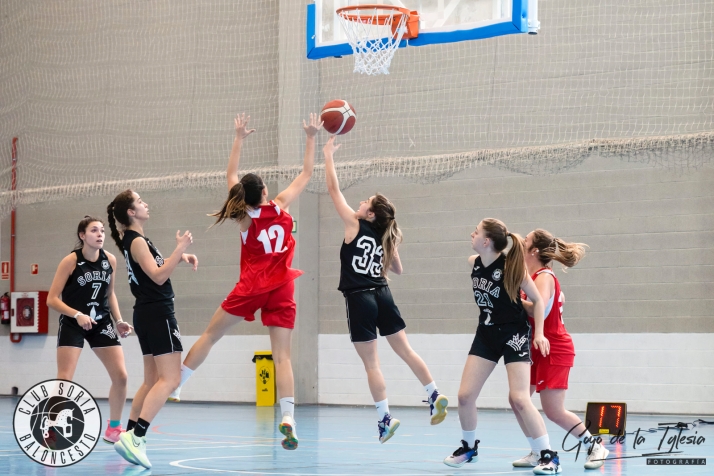 La Universidad de Salamanca selló ante el CSB femenino su billete para octavos (51-59)