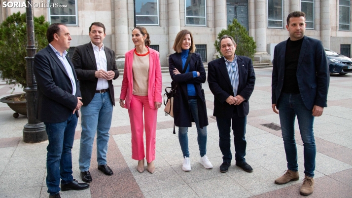 En imágenes: Mañueco apadrina los nuevos fichajes del PP en Soria 