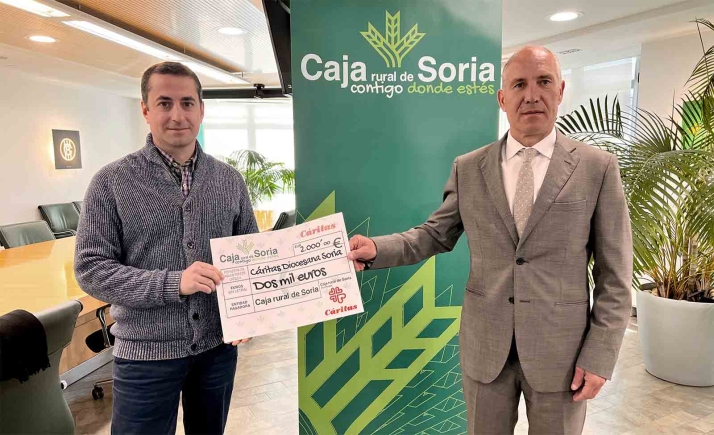 Caja Rural de Soria dona  a Cáritas 2.000 € recaudados en el Día Solidario 2022