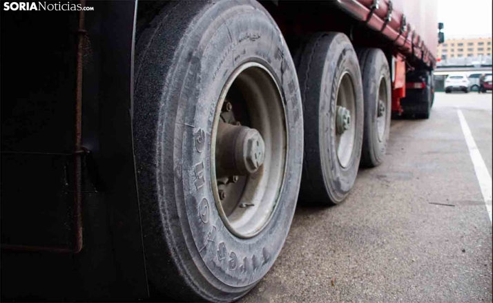 Los transportistas sorianos rechazan el nuevo peaje en la N-I y la A-15 y denuncian la restricción de la N-232 para camiones de cuatro ejes