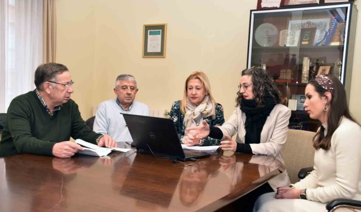 Junta y Ayuntamiento de San Leonardo repasan proyectos conjuntos