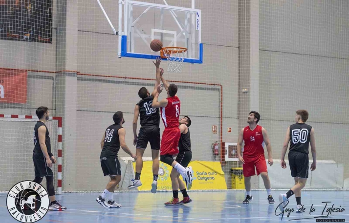 Un CSB mermado por las bajas no puede seguir el ritmo del IE University (128-72)