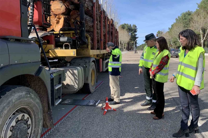 Junta y Guardia Civil velan por la competitividad del sector del transporte en Castilla y León a través de su Plan de Inspección