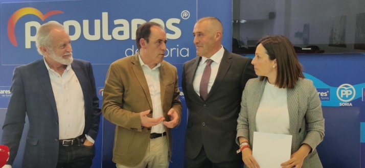 El PP presenta a su candidato a Almazán con duras críticas a Cedazo, recadito a Vox y sin resolver el futuro de José Antonio de Miguel