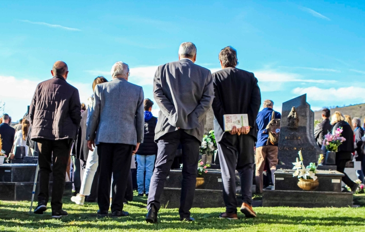 GALERÍA | Castilfrío despide a Fernando Sánchez Dragó