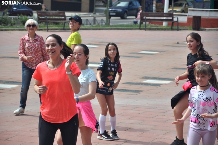 En imágenes: El PP se enfunda las mallas y baila zumba por la candidatura de Belén Izquierdo