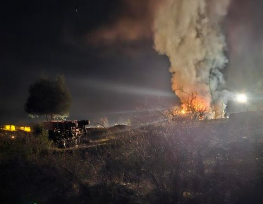 Arrasado por las llamas un merendero en San Leonardo de Yagüe durante la noche de Viernes Santo
