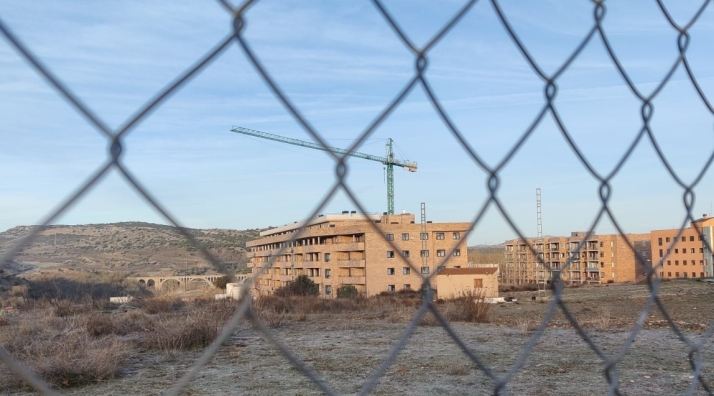 Los vecinos del edificio de la quinta planta hablan y reclaman celeridad al Ayuntamiento