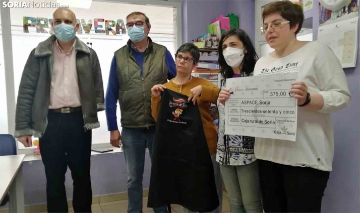 Aspace Soria recibe 375€ gracias a la campaña ‘Delantal Solidario’ para financiar su nuevo centro