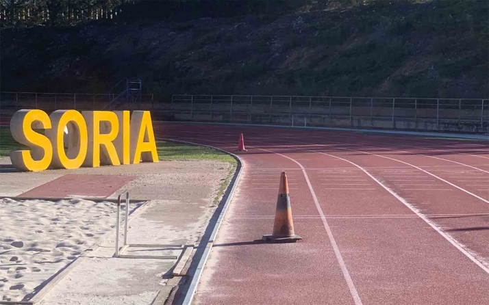 El PP pide renovar el tartán de la pista de atletismo en Los Pajaritos 