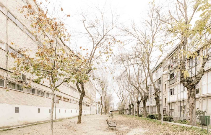 Abre en La Audiencia la muestra Poblados dirigidos, de Silva Gómez 