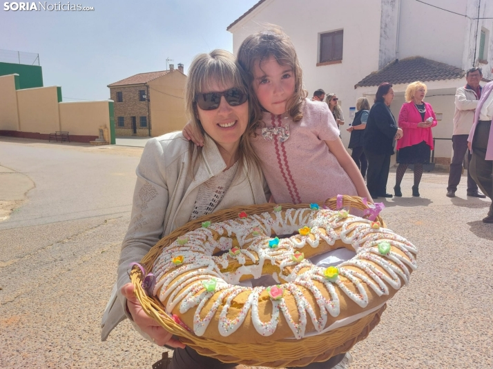 Tradiciones sorianas de toda la vida: Villálvaro celebra el sorteo de las roscas