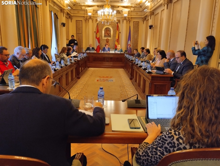 Excelente ambiente, y una modificación de crédito de 14 M€, en el penúltimo pleno de Diputación