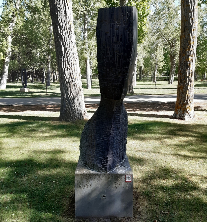 Almazán presume y se luce como EsCultura 