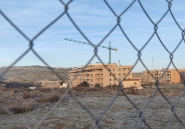 El Ayuntamiento da luz verde al derribo (no tan definitivo) de la quinta planta de Los Pajaritos