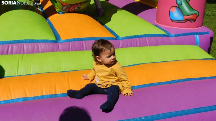 SÚPER GALERÍA | El alto de la Dehesa se llena de risas y juegos gracias a la Jornada de Deporte en Familia