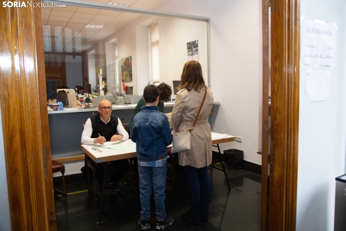 La participación supera las expectativas en Almazán y baja en Ágreda