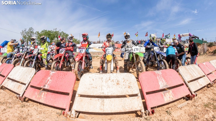 Fotos: El espectáculo del mejor motocross nacional aterriza en San Esteban