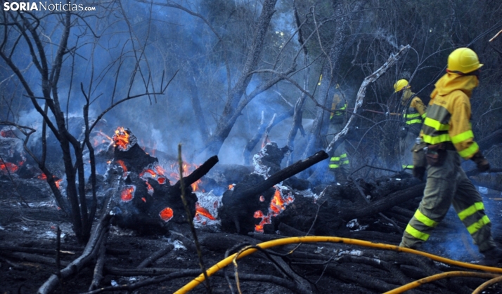 Castilla y León contrata 8 nuevas cuadrillas nocturnas de refuerzo contra incendios forestales