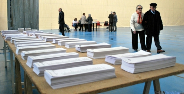 El Burgo cubre componentes en las mesas electorales de otros tres pueblos 