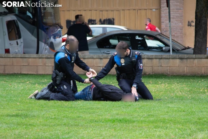 AMPLIACIÓN | Imágenes: Una pelea multitudinaria junto a Los Pajaritos se salda con al menos un herido y un detenido