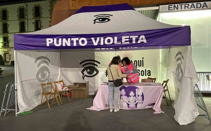 El Punto Violeta se estrena durante el Catapán como un recurso de información y sensibilización