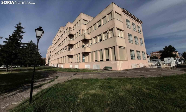 Enfado de los sanitarios ante las afirmaciones de Enrique Delgado sobre el cierre del servicio de Rehabilitación Psiquiátrica 