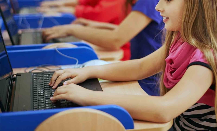 Castilla y León invertirá 2,6 M€ para adquirir 4.000 ordenadores portátiles destinados a Educación Primaria