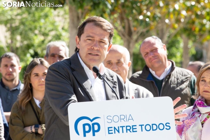 Mañueco, en Ólvega: pide la dimisión de Teresa Ribera y se muestra optimista con las elecciones en Soria capital