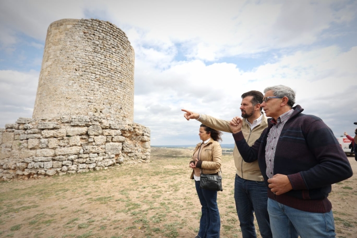 Luis Tudanca critica en su visita a El Burgo los incumplimientos de la Junta con el Centro de Salud