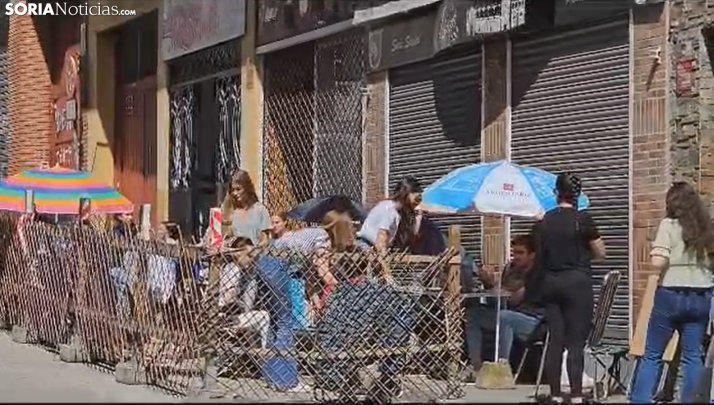 La locura de hacerse peñista en San Juan: Toda la noche entera, hay una cola que tela