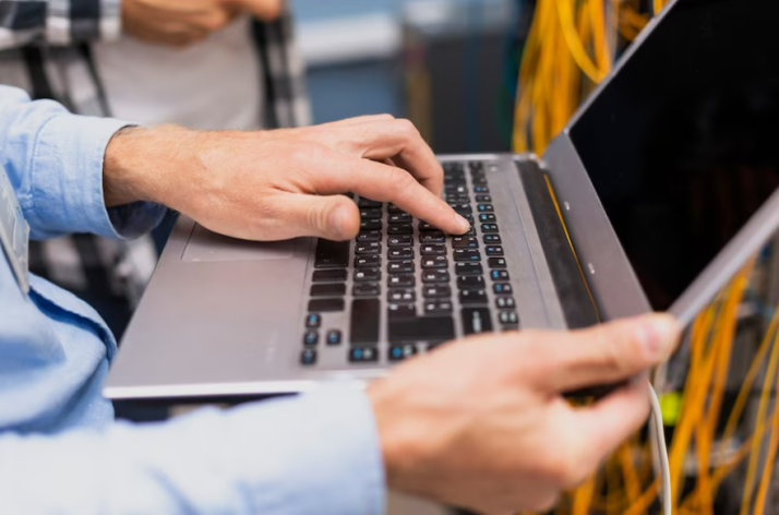 Encuentra tu futuro laboral con la FP en Sistemas Microinformáticos y Redes, uno de los que mayor proyección laboral tiene