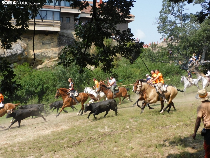 CRÓNICA | Así ha sido La Saca 2023: lenta, con algún que otro susto y 10 novillos en el Coso de San Benito