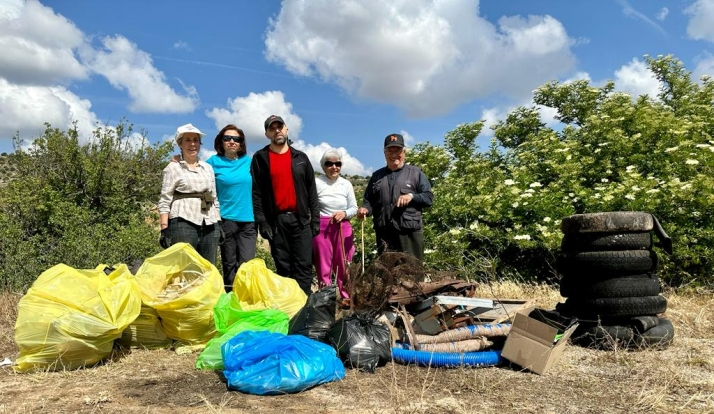 Montejo de Tiermes recoge más de 2 toneladas de basura en sus montes 