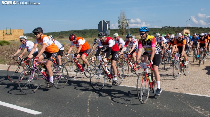 FOTO A FOTO | 205 ciclistas se han dado cita en la XI edición de La Histórica de Abejar