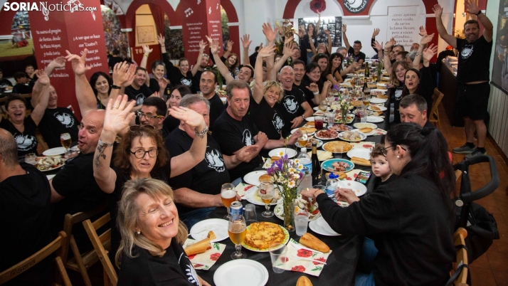 En imágenes: La merienda de La Compra se reparte entre Valonsadero y los locales de las cuadrillas
