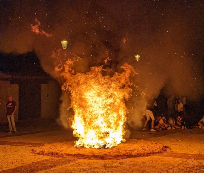 Fotos: Berlanga de Duero celebra la noche de San Juan con hoguera y chocolatada