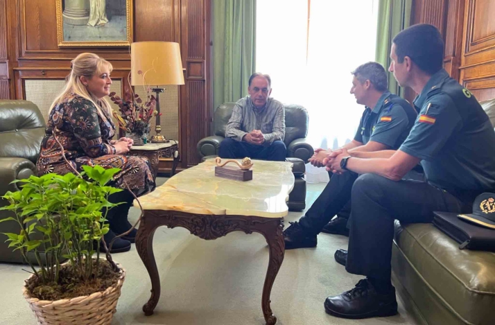 La Diputación recibe al nuevo jefe de la Comandancia