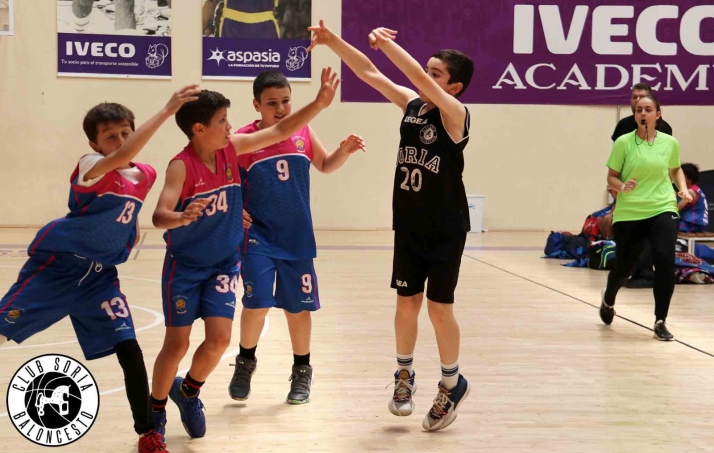 Alevines y benjamines del CSB juegan el domingo sendos amistosos pensando en el próximo curso