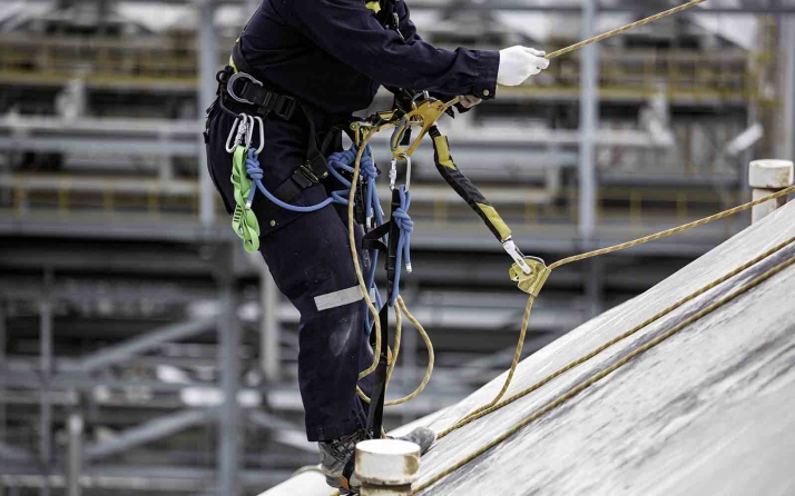 Castilla y León centra su estrategia en reducir los accidentes laborales provocados por caídas de altura